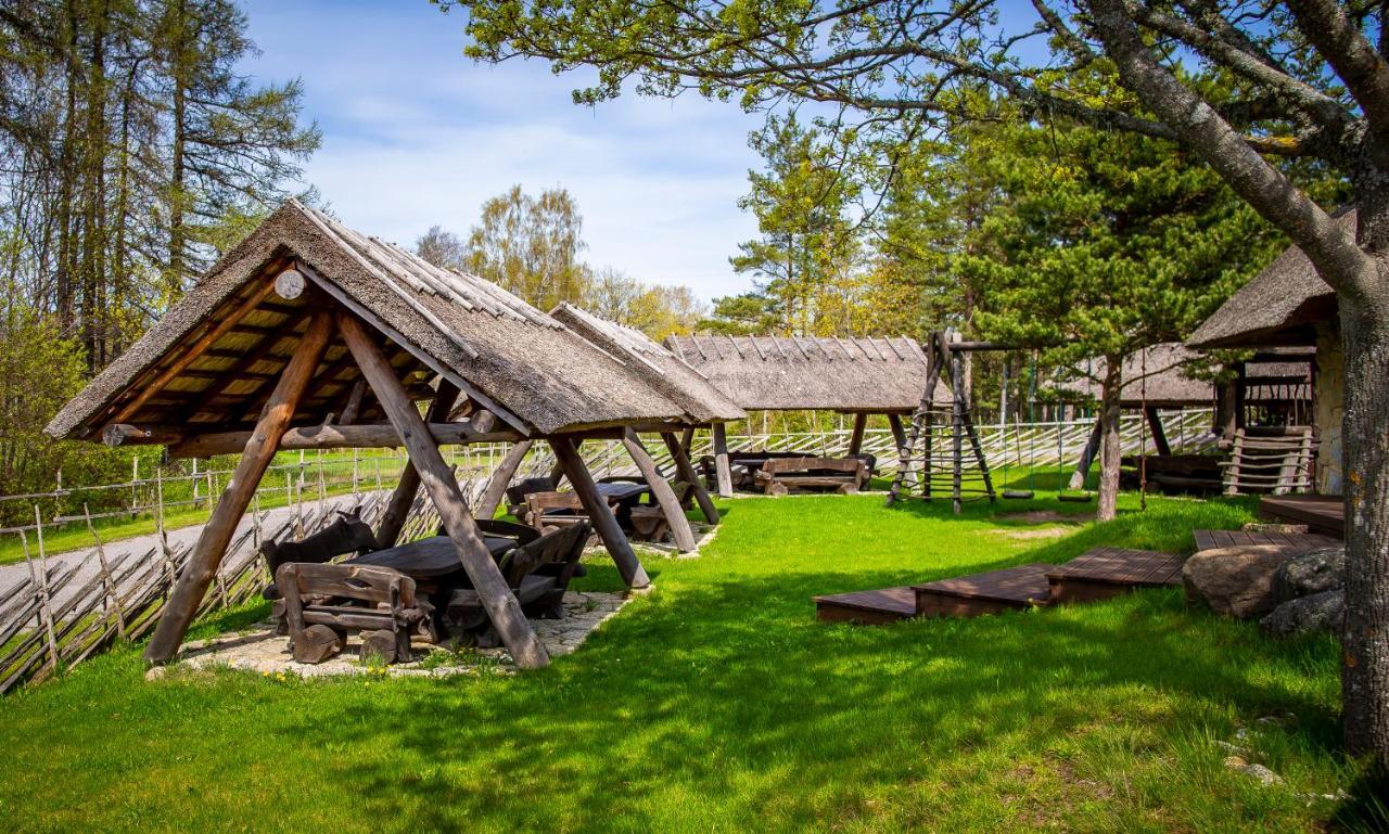 Hotel Kassari Puhkekeskus Käina Esterno foto
